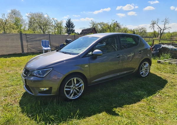 Seat Ibiza cena 39900 przebieg: 91000, rok produkcji 2017 z Szczecin małe 79